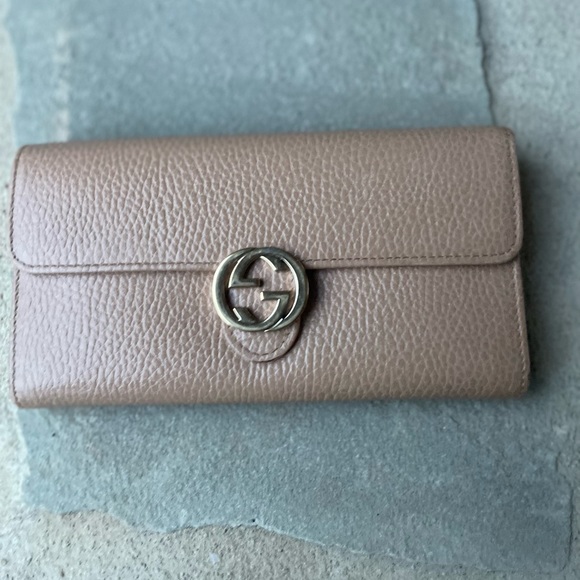 Gorgeous Gucci Interlocking GG Long Wallet - Picture 9 of 12